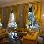Holiday House Belle Arti